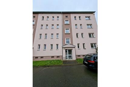 Renovierungsbedürftige 2-Zimmer-Wohnung im 3. OG in Zwickau