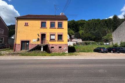Haus zum Kaufen in Beckingen 154.000,00 € 160 m²