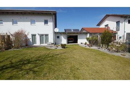 Haus zum Mieten in Sünching 1.250,00 € 138.9 m²