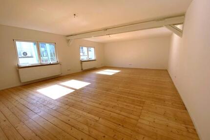 Neu sanierte 3-Zimmer-Wohnung in ruhigem Hinterhof - Frankfurt am Main Bergen-Enkheim