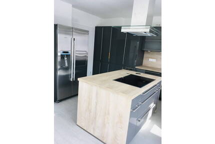 Moderne 4-Zimmerwohnung mit zwei Balkonen in Frankfurt - Einziehen und Wohlfühlen - Frankfurt Am Main Schwanheim