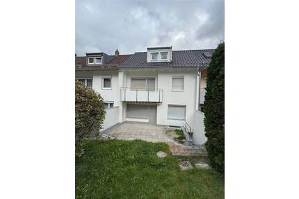 CO Nähe FH und CO2 ** ab sofort ** interessantes RMH mit Balkon & Garten - Coburg
