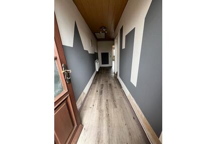 Ländliche 2 12 Zimmer Wohnung - 700,00&nbsp;EUR Kaltmiete, ca.&nbsp; 80,00&nbsp;m&sup2; in Böklund (PLZ: 24860)