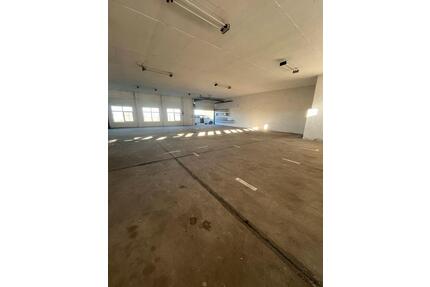 Halle, Werkstatt, Lager - 738,00&nbsp;EUR Kaltmiete, ca.&nbsp; 4,50&nbsp;m&sup2; in Neubrandenburg (PLZ: 17033)