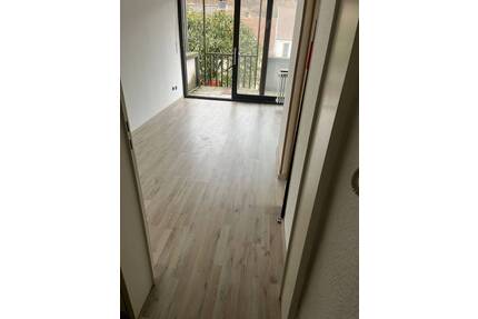 Nähe Uni! Helle 2 ZKB mit Balkon und Garage - Saarbrücken Scheidt