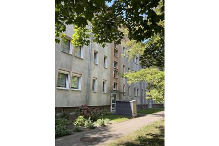 Sanierte 3-Raumwohnung im 3. Obergeschoss zum Einzug bereit ! - Bitterfeld-Wolfen