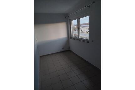 3ZKB Wohnung - 950,00&nbsp;EUR Kaltmiete, ca.&nbsp; 120,00&nbsp;m&sup2; in Eppelborn (PLZ: 66571)