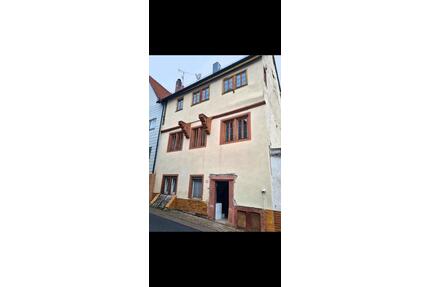 Haus zu vermieten in Külsheim - 1.100,00&nbsp;EUR Kaltmiete, ca.&nbsp; 160,00&nbsp;m&sup2; in Wertheim (PLZ: 97877)