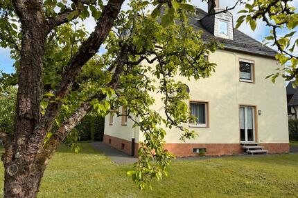 Freistehendes Zweifamilienhaus - 229.000,00&nbsp;EUR Kaufpreis, ca.&nbsp; 148,00&nbsp;m&sup2; in Schwarzenbach an der Saale (PLZ: 95126) Fletschenreuth