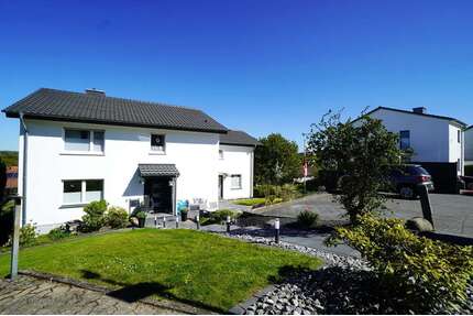 Haus zum Kaufen in Detmold Spork-Eichholz 629.000,00 € 298 m² - Detmold / Spork-Eichholz