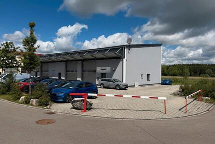 Zu vermieten: Neuwertige Gewerbehalle mit vielen Stellplätzen - Egenhofen
