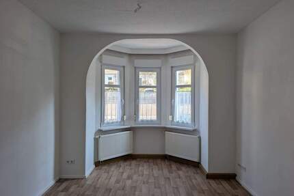 Helle 2-Zimmer-Wohnung mit Erker und Einbauküche - Jena Wenigenjena