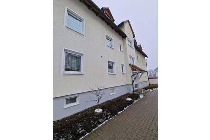 Helle, sonnige 3-Zimmer-Wohnung in Lichtenfels-Oberwallenstadt im DG neu renoviert, freut sich auf einen passenden Mieter!