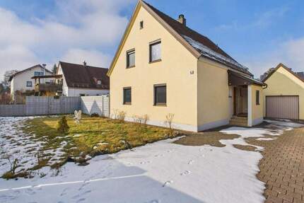 Sanierungsbedürftiges Einfamilienhaus mit großem Grundstück und viel Potenzial in ruhiger Lage - Garching Hart a. d. Alz