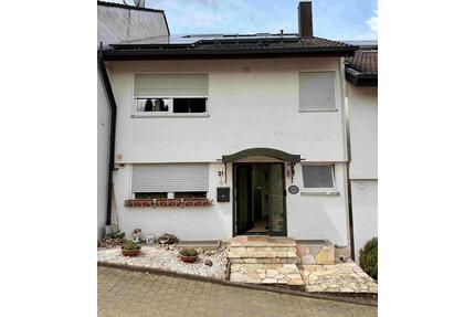 Großzügiges Haus in Dahenfeld zu vermieten, Randlage mit Garage - Neckarsulm