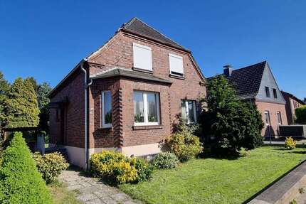 Haus zum Kaufen in Bedburg-Hau 230.000,00 € 135 m²