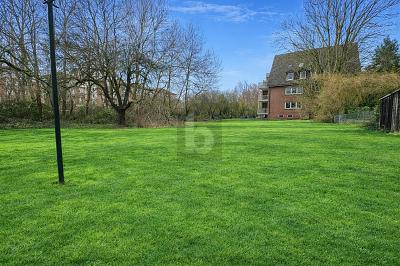 SELTENE ENTWICKLUNGSCHANCE - 1.199.000,00&nbsp;EUR Kaufpreis, ca.&nbsp; 2.128,00&nbsp;m&sup2; in Hamburg Schnelsen (PLZ: 22457)