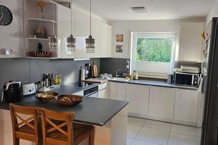 Haus zum Mieten in Emmering 2.500,00 € 144 m²