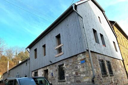 Zwei Häuser zu einem Preis! Zweifamilienhaus mit Innenhof und Grundstück in Nußbaum zu verkaufen