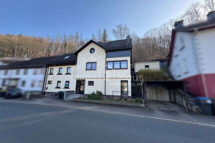 Haus zum Kaufen in Plettenberg 179.000,00 € 210 m²