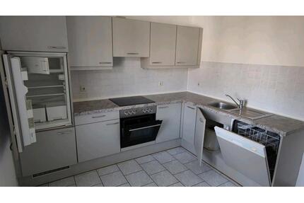 Helle, renovierte 1-Zimmer-Wohnung mit Wanne & Einbauküche - Freiberg