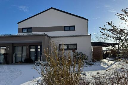 Modernes, hochwertiges EFH mit PV-Anlage u. Einliegerwohnung - Eschenbach in der Oberpfalz