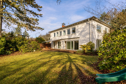 Haus zum Kaufen in Wiesbaden 2.250.000,00 € 342.34 m²