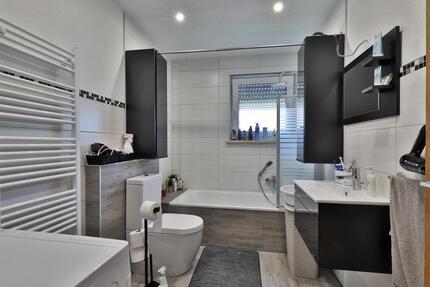 5- Zimmer Wohnung 147m2 mit Balkon, Gartenanteil & Carport - Niederstotzingen