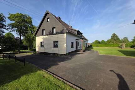 Haus zum Kaufen in Hellenthal-Ramscheid 279.000,00 € 142 m²