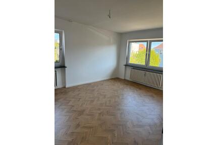 3 Zimmerwohnung mit Balkon in Heidingsfeld - Würzburg Heuchelhof