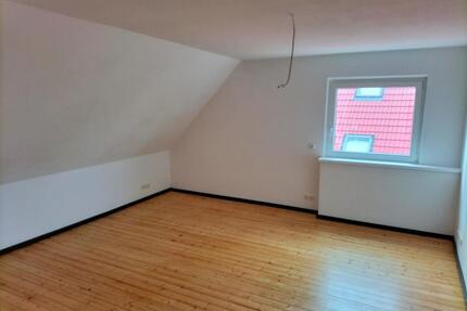 Großzügige Wohnung (120 m²) – ab sofort frei - Langenhahn