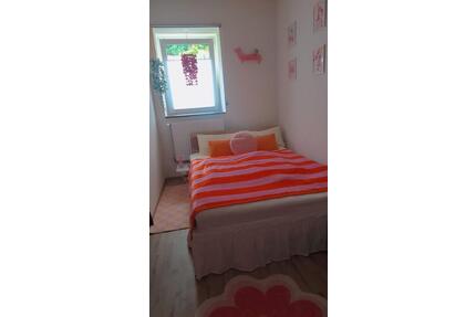 3 Zimmer Wohnung - 900,00&nbsp;EUR Kaltmiete, ca.&nbsp; 70,00&nbsp;m&sup2; in Windischeschenbach (PLZ: 92670)