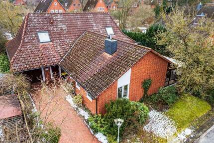 Viel Raum für Groß und Klein - Einfamilienhaus mit Einliegerwohnung in Lüneburg