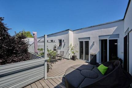 Stilvolles Wohnen in Straubing-Kagers: Lichtdurchflutetes Loft mit ca. 31?m² Balkon