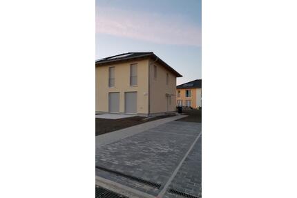 Doppelhaushälfte zu verkaufen - 500.000,00&nbsp;EUR Kaufpreis, ca.&nbsp; 105,00&nbsp;m&sup2; in Oranienburg (PLZ: 16515)