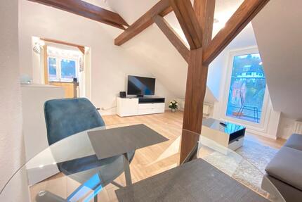 Möblierte Fachwerkwohnung mit 3x Minibalkon liebevoll eingerichtet - Esslingen am Neckar