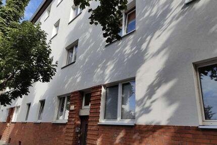 Stilvoll Renovierte 2-Zimmer-Wohnung mit Tageslichtbad - Magdeburg Leipziger Straße