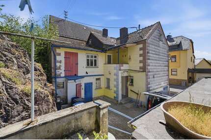 Haus zum Kaufen in Oberneisen 89.000,00 € 106 m²
