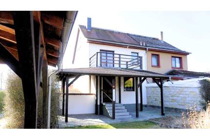 Familienfreundliche Doppelhaushälfte mit Garten und Balkon (provisionsfrei) - Ebersbach OT Naunhof