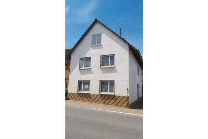 Renovierungsbedürftig Einfamilienhaus, Nebengebäude, Scheune - Külsheim