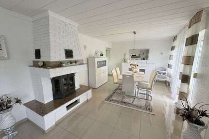 Wohnung zum Kaufen in Siegburg 320.000,00 € 122.48 m²