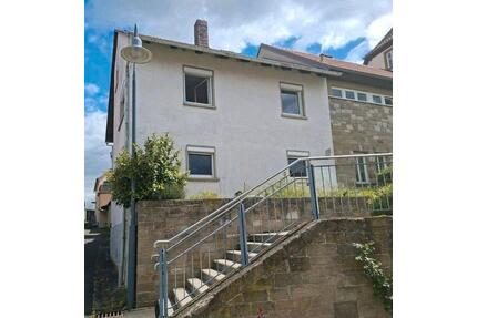 Einfamilienhaus zum Top Preis - 159.000,00&nbsp;EUR Kaufpreis, ca.&nbsp; 116,00&nbsp;m&sup2; in Sulzfeld (PLZ: 97633)