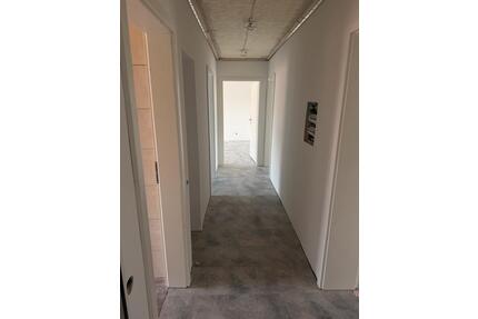 3 Zimmer ‼️Renoviert ‼️ - 1.000,00&nbsp;EUR Kaltmiete, ca.&nbsp; 96,00&nbsp;m&sup2; in Spiesen-Elversberg (PLZ: 66583)