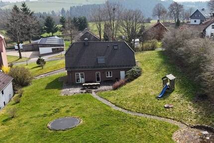 Modernes, freistehendes Einfamilienhaus in idyllischer Dorflage mit großem Grundstück und Weitblick - Hellenthal Ramscheid