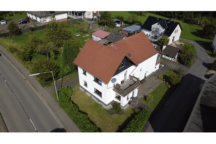Haus zum Kaufen in Bruchertseifen 379.000,00 € 243 m²