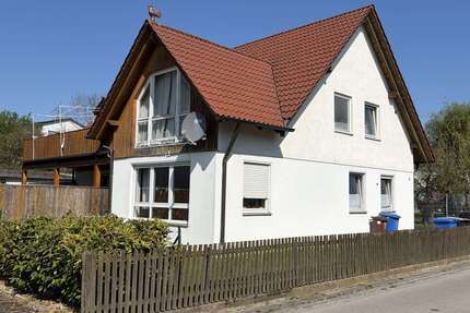 Haus zum Kaufen in Aichach Algertshausen 590.000,00 € 205 m² - Aichach / Algertshausen