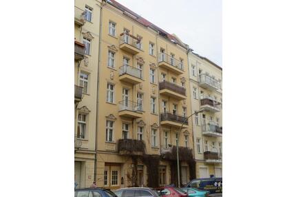 Schöne Altbauwohnung mit Sonnenbalkon, 4 OG - Berlin Friedrichshain-Kreuzberg