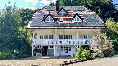 LANDHAUS MIT PANORAMASICHT - 695.000,00&nbsp;EUR Kaufpreis, ca.&nbsp; 380,00&nbsp;m&sup2;&nbsp;Wohnfl&auml;che in Fröhnd (PLZ: 79677)