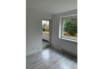 sanierte 3-Zimmer-EG-Wohnung mit Balkon + Garage in Altwarmbüchen - Isernhagen