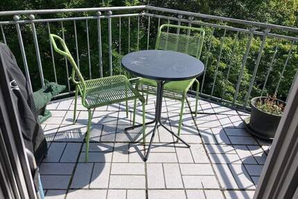 TRAUMLAGE - Helle 2-Zimmer-Maisonette-Wohnung, EBK, Balkon - 91054 Erlangen-Burgberg